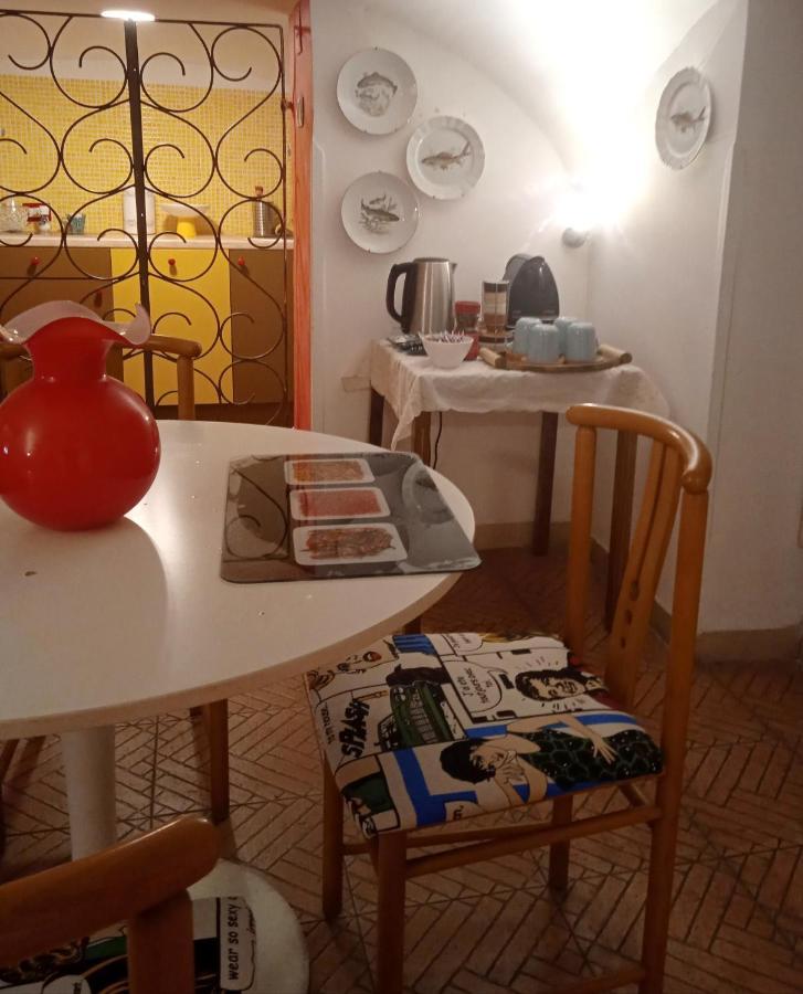 Capa E Coda Appartamento In Centro Storico Nápoles Exterior foto